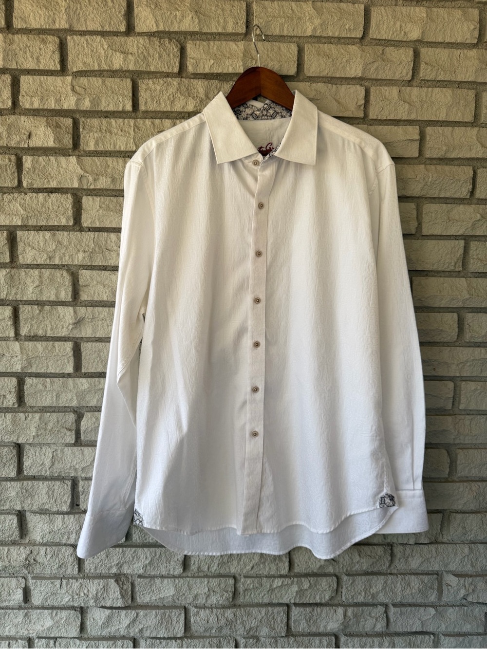Robert Graham Classic Fit Wayferer White
Subtle Printed Dress Shirt Size XL